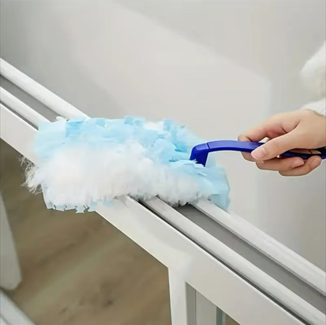 Dusting Brush With Disposable Electrostatic Absorbent, Disposable Dusters With Replace Heads Refills, Microfibre Duster Brush, Car Dust Brush