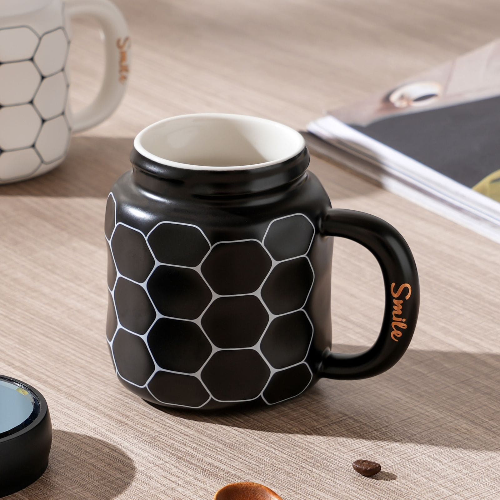 Smile Handle Mug, Honeycomb Royal Tea Cups with Lid, Creative Mug With Lid