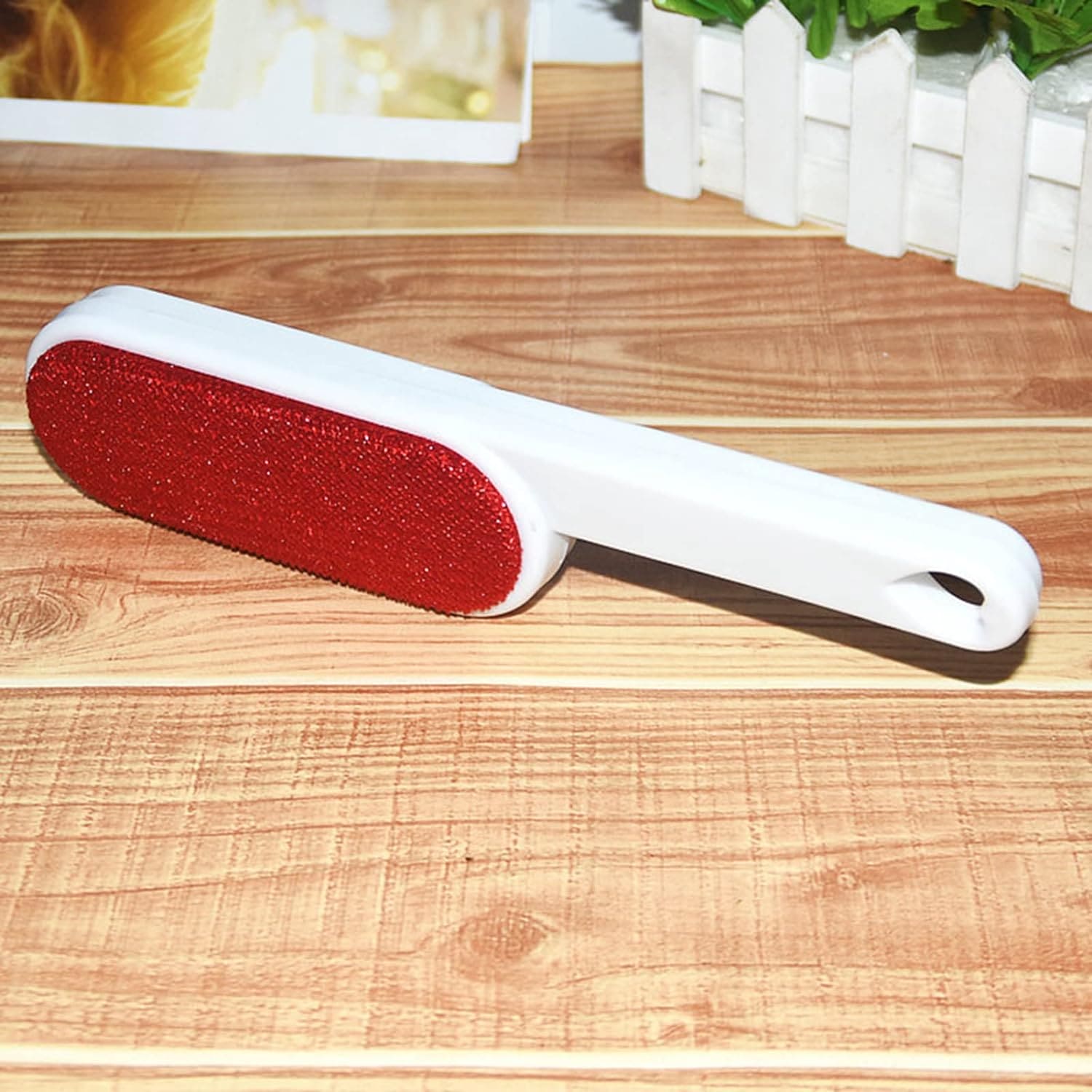 Double Sided Static Brush, Magic Fur Cleaning Brush, Fluffy Clothing Brush, Handheld Pet Hair Cleaning Brush, Clothes Lint Cleaner Brush, Portable Sofa Clothes Cleaning Flannel Brush, Reusable Lint Roller Brush
