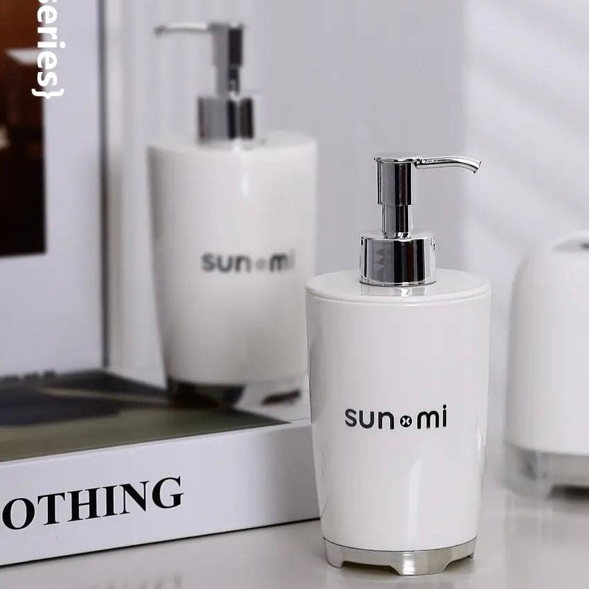 Shower Gel Bottle, Push Type Refillable Empty Glossy Bottle, Bathroom Kitchen Soap Dispenser, Liquid Soap Dispenser Pump, Manual Soap Dispenser Can, 300ml Soap Dispenser, Countertop Lotion Pump Bottle