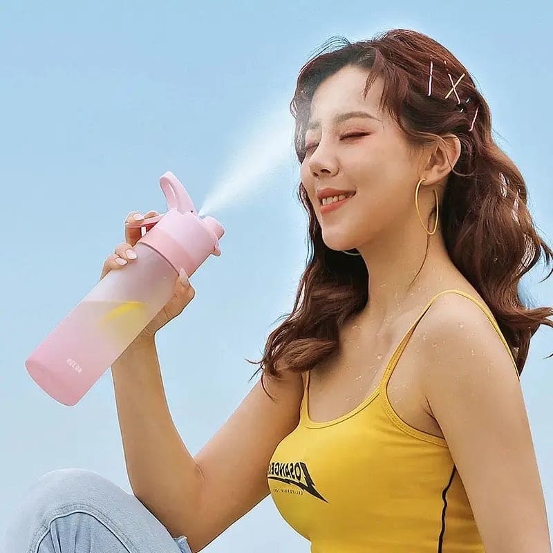 Spray Water Bottle, 700ml Fashion Cute Drinking Cup, Large Capacity Misting Water Bottle, Gradient Drinkware Travel Bottle, Outdoor Sport Fitness Water Cup