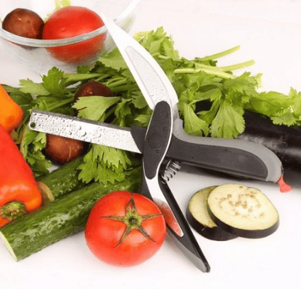 Kitchen Clever Cutter, 2 in 1 Utility Scissor, Pro Hand Held Knife Chopper, Multifunctional Kitchen Scissors knife, Salad Chopper with Built In Cutting Board, Kitchen Knife with Cutting Board