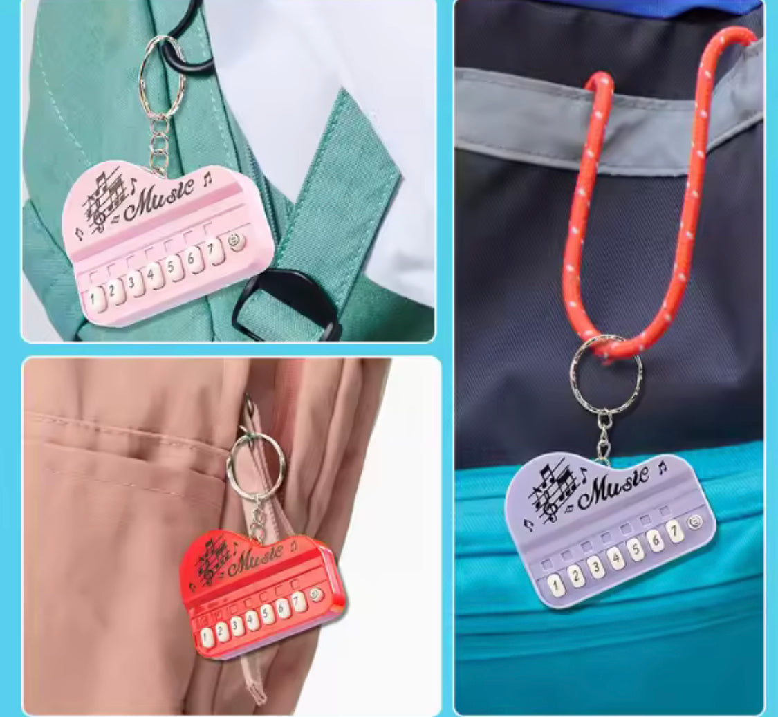 Mini Piano Keychain, Musical Instrument Keyboard Keychain, Compact Travel Piano Keychain Toy