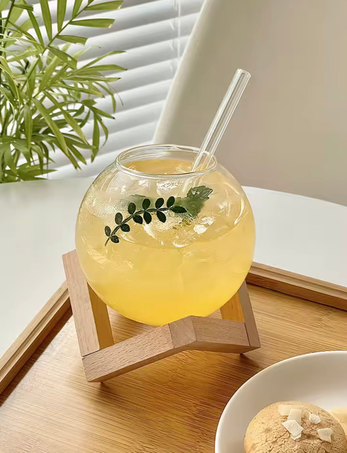 Round Unique Design Ball Shape Glass Cup, Crystal Round Ball Beverage Cup With Wooden Stand, Unique Shape Glass Straw Cup