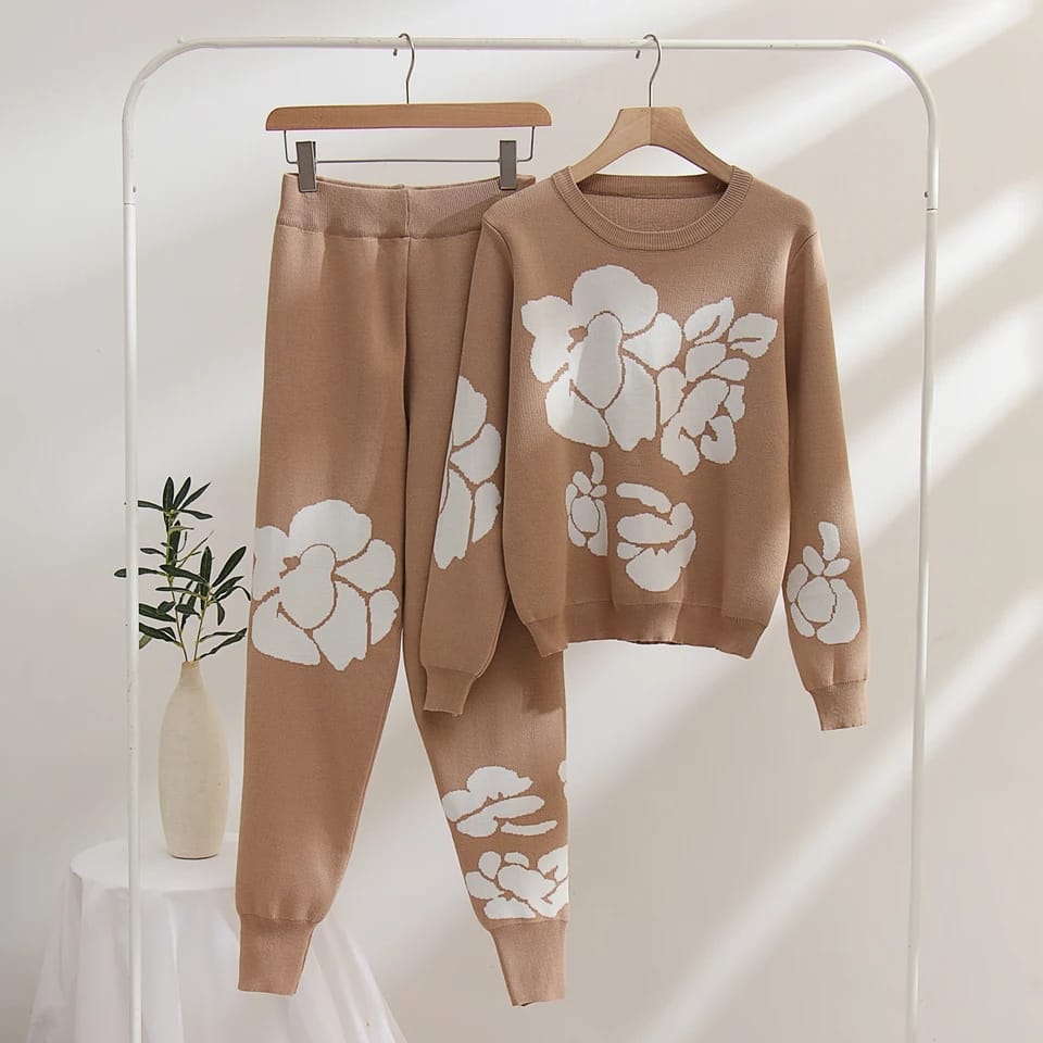 White Flower 2pc Winter Tracksuit