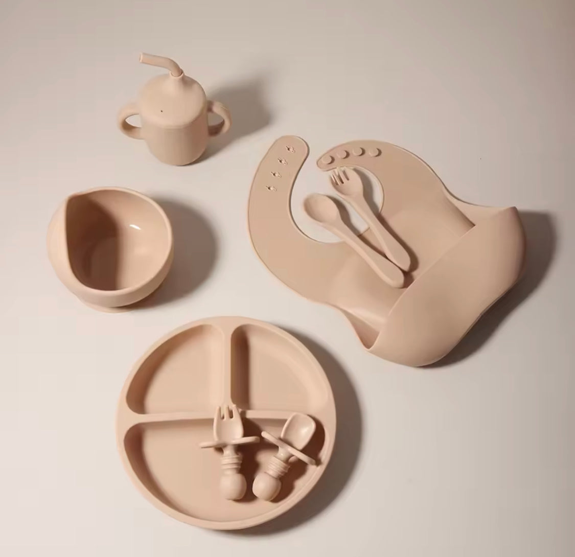 8pcs Silicone Baby Feeding Set, Portable Baby Feeding Set, Newborn Essentials Feeding Set, Adjustable Girl Boy Children Bibs, Newborn Feeding Accessories
