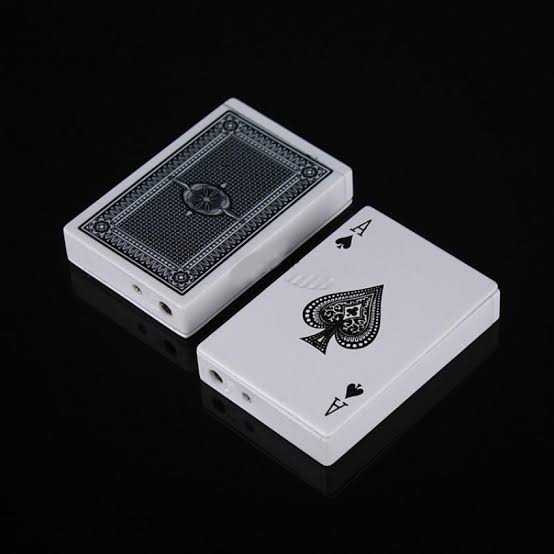 Poker Card Plastic Lighter, Creative Jet Flame Pocket Lighter, Windproof Playing Card Lighter, Windproof Outdoor Lighter, Cool Gadget Pocket Lighter, Flame Dazzling Butane Lighter