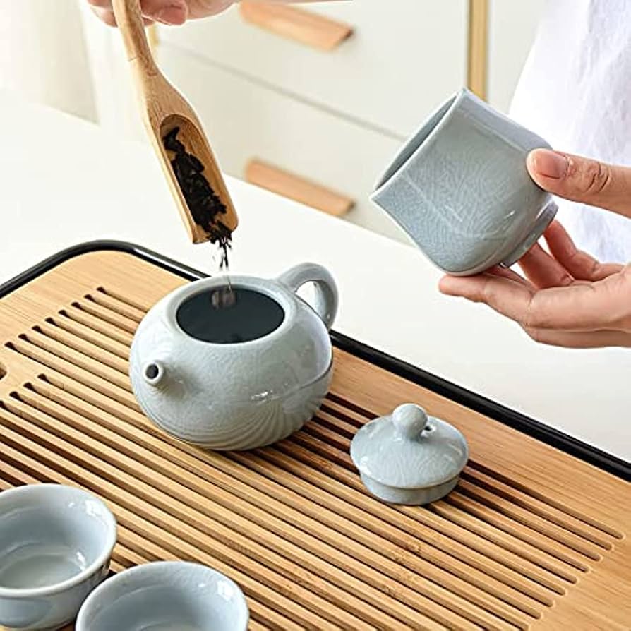 Wooden Kitchen Dish Drying Rack with Water Tray, Wooden Dish Drainer with Removable Water Tray, Bamboo Style Dish Drying Tray
