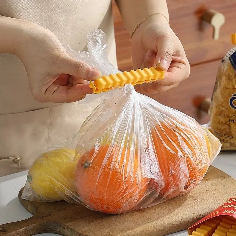 Set Of 12 Fries Sealing Clip, Creative French Fries Bag Sealer with Holder, Fridge Magnet Bag Clips, Food Seal Clip, Snack Sealing Sealing Clamp, Moisture-proof Preservation Clip, Crinkle Chips Closure Clip