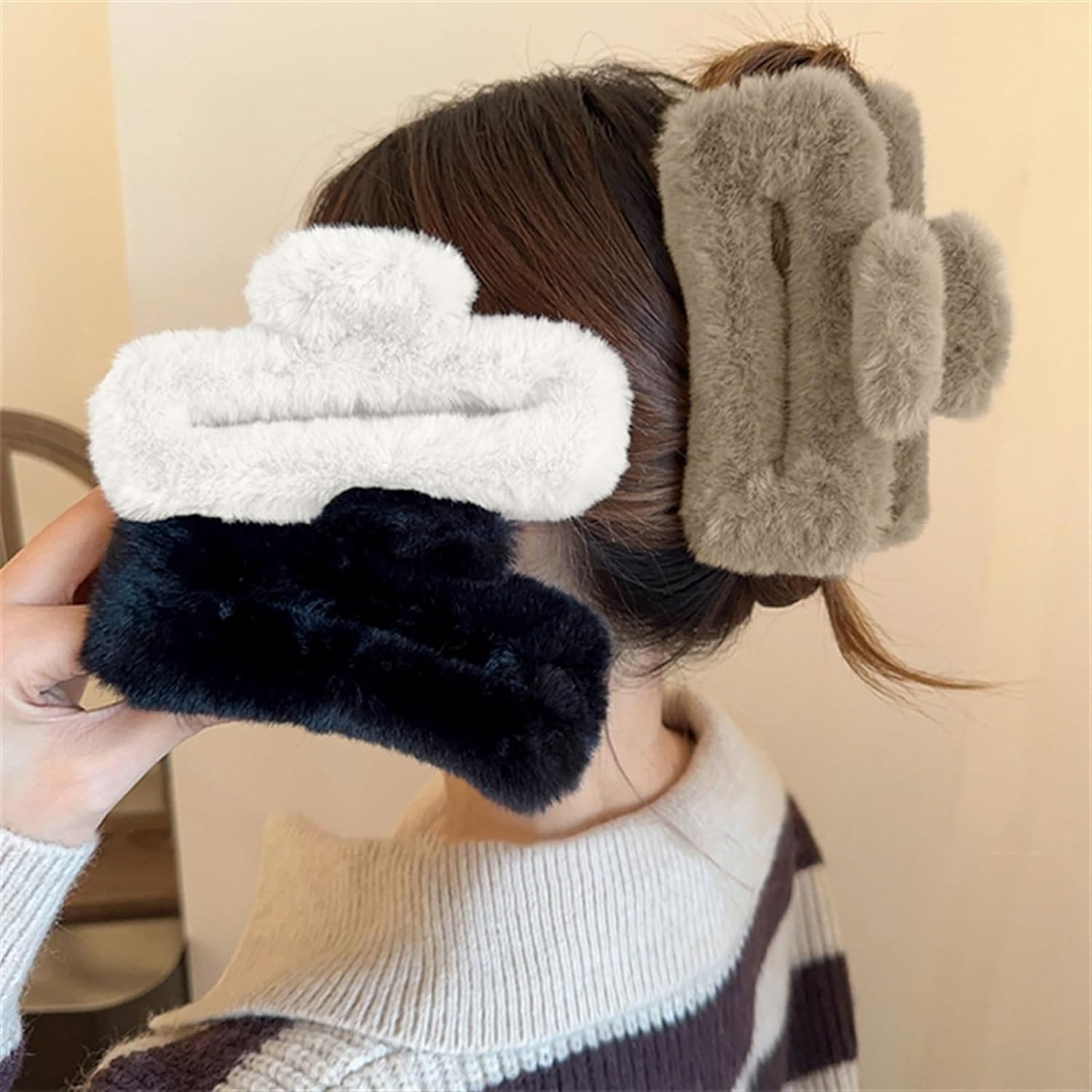 Plush Hair Clip, Women Fuzzy Jaw Hair Clip, Fluffy Imitation Hair Catcher, Hair Styling Claws for Women,