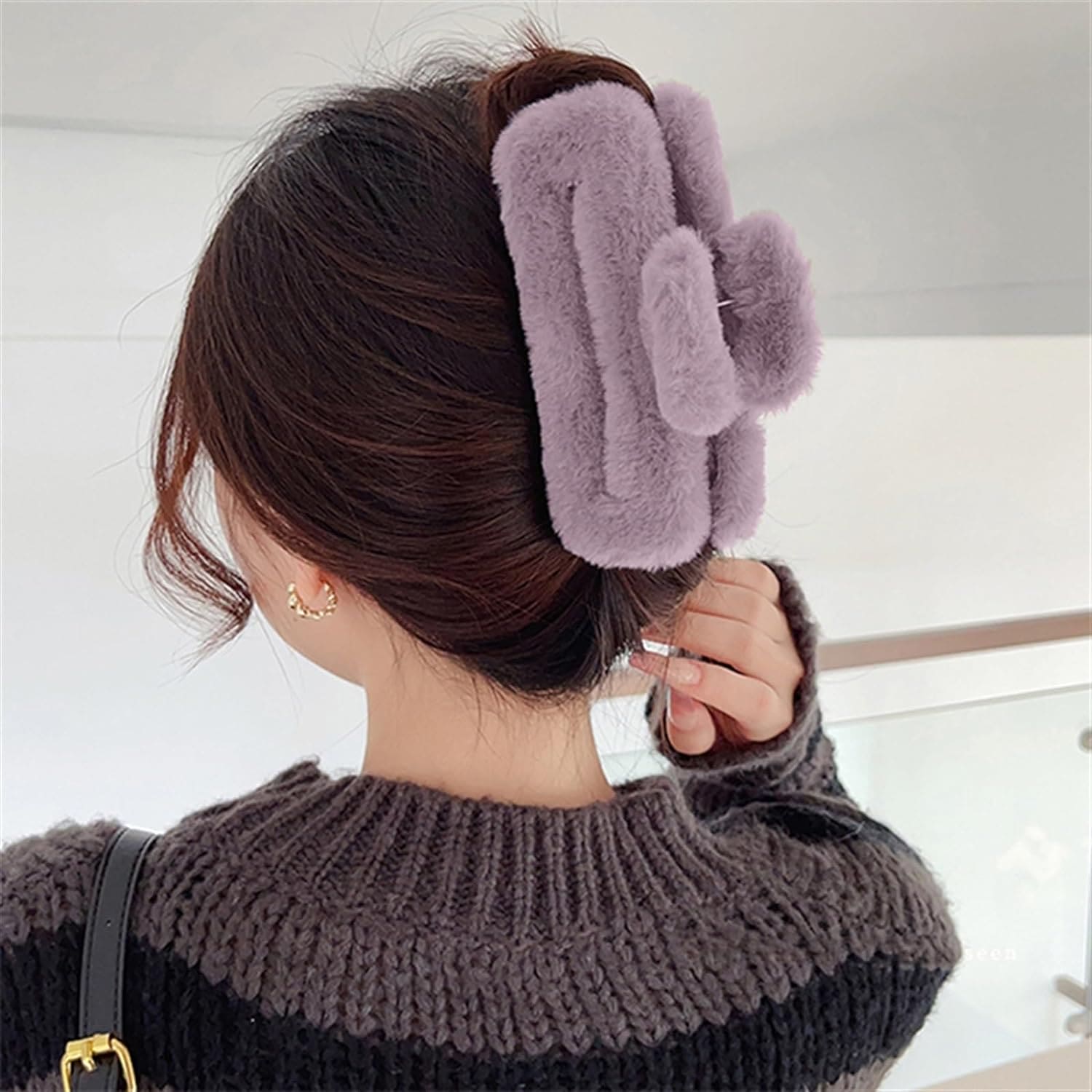 Plush Hair Clip, Women Fuzzy Jaw Hair Clip, Fluffy Imitation Hair Catcher, Hair Styling Claws for Women,