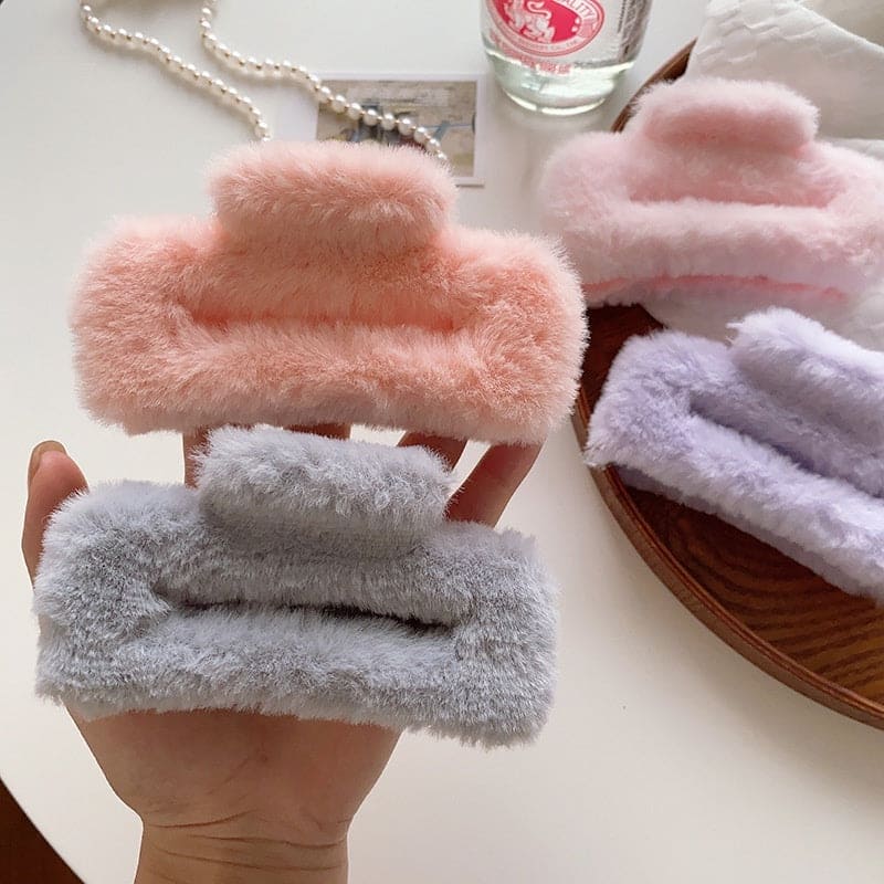 Plush Hair Clip, Women Fuzzy Jaw Hair Clip, Fluffy Imitation Hair Catcher, Hair Styling Claws for Women,