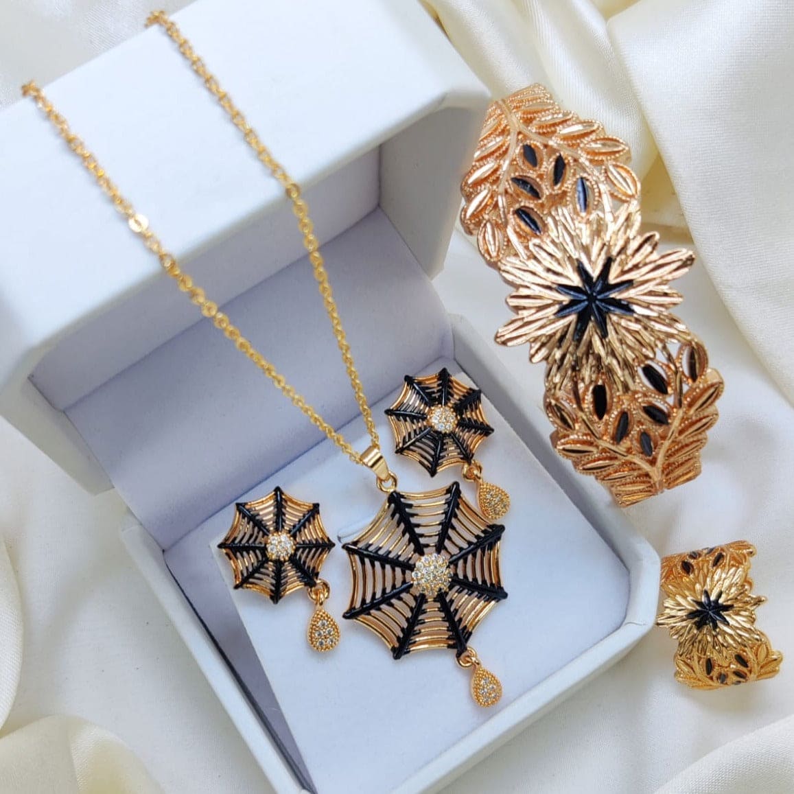 Twinkling Fancy Jewellery Set, Elegant Wedding Jewellery Set, Shining Stylish Leaves Jewellery Set
