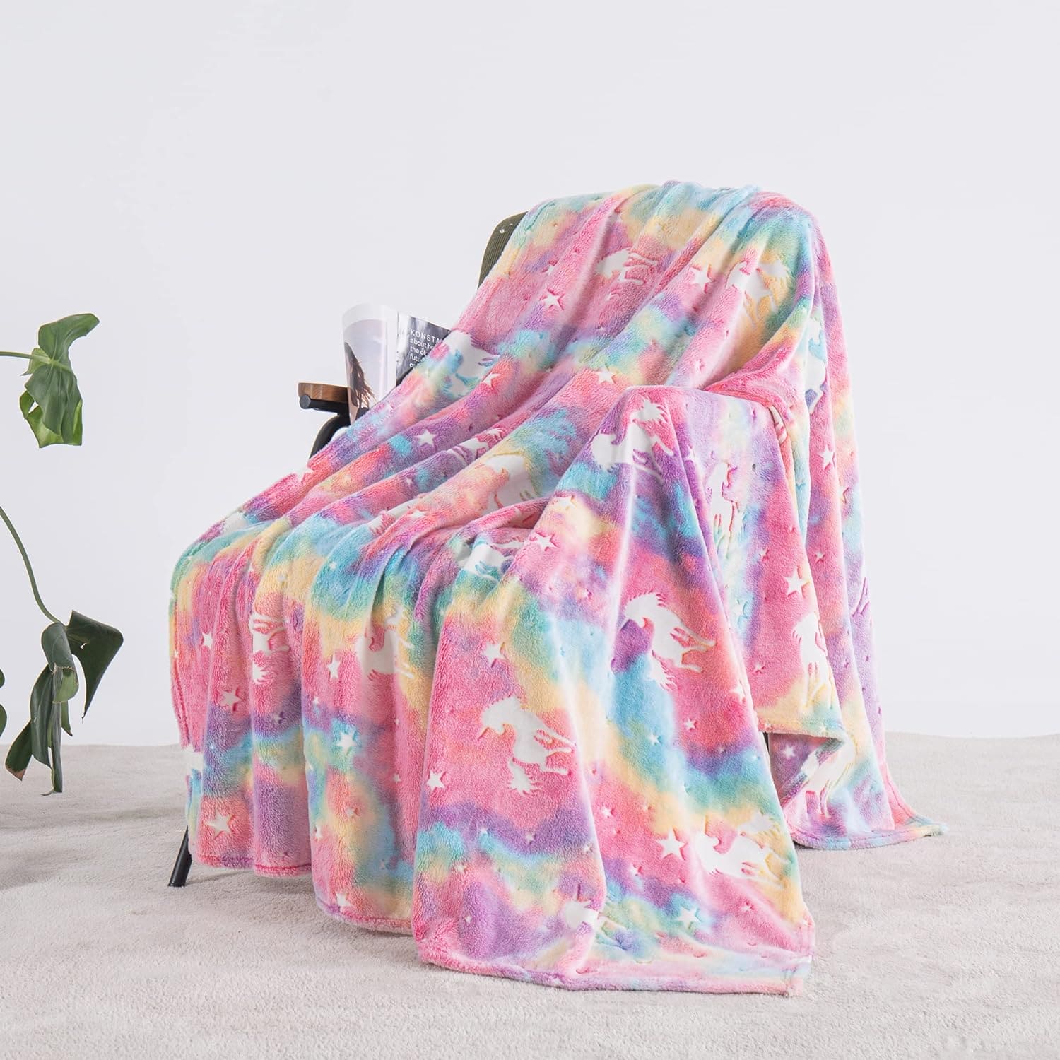 Glow In The Dark Blanket, Luminous Glowing Blanket For Kids, Super Soft Cozy Warm Rainbow Blanket, Unicorns Flannel Throw Blanket, Sleepiwsh Unicorn Kids Glow Throw, Rainbow Blanket Birthday for Toddler Kids, Cozy Soft Fluffy Fleece Nap Sleep Blankets