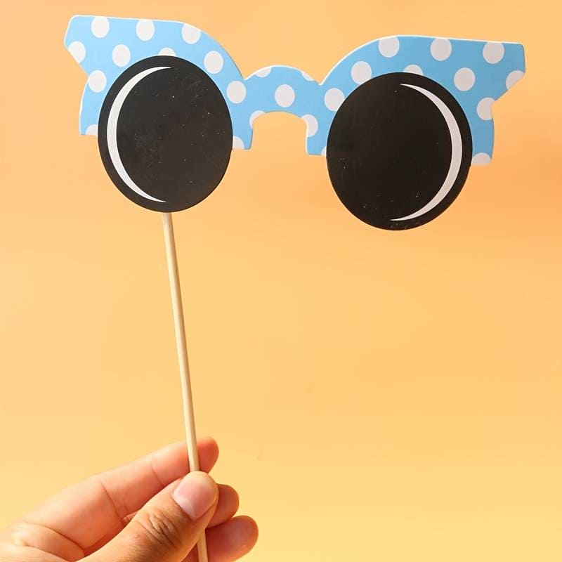 22 Pcs Donut Birthday Props, Donut Photo Booth Props, DIY Donut Birthday Party Selfie Props, Theme Birthday Party Celebration and Decoration