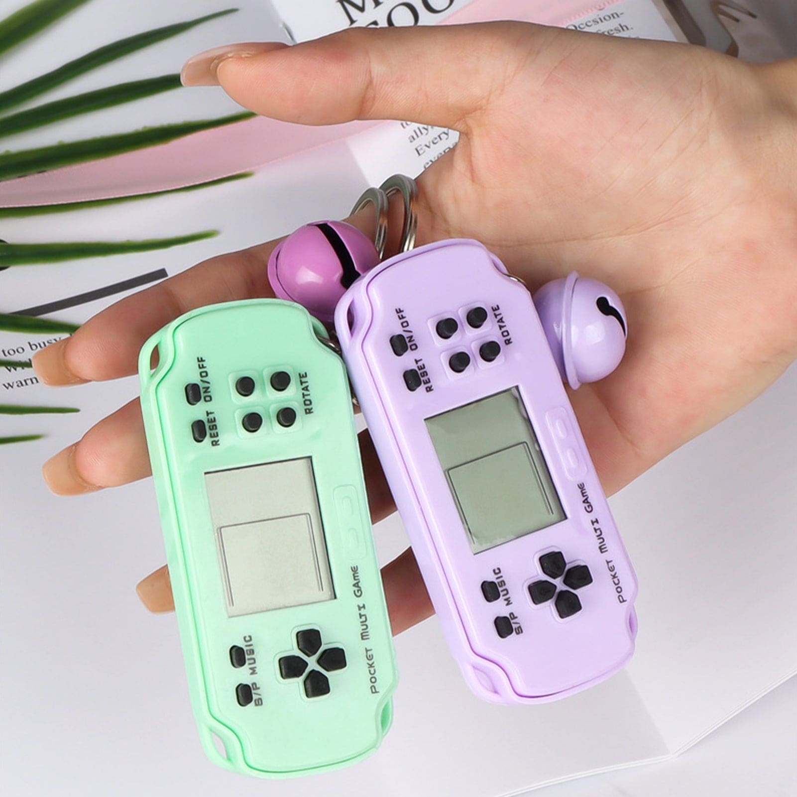 Keychain Console Mini PSP Game Keychain, Retro Console Video Game, Handheld Game Consol ...