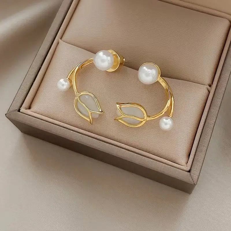 Opal White Tulip Flower Pearl Stud Earrings for Women, Luxury Sweet Flower Back Hanging Earrings, Cute Imitation Pearl Leaf Small Stud Earring, Versatile Ear Hook Pearl Earrings