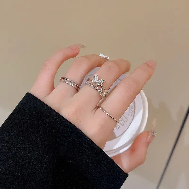 Butterfly Metal Punk Rings, 4 Pcs Butterfly Twisted Rings for Women, Exquisite Butterfly Twist Ring,  Silver Cross Butterfly Rings Set, Vintage Butterfly Circle Joint Ring