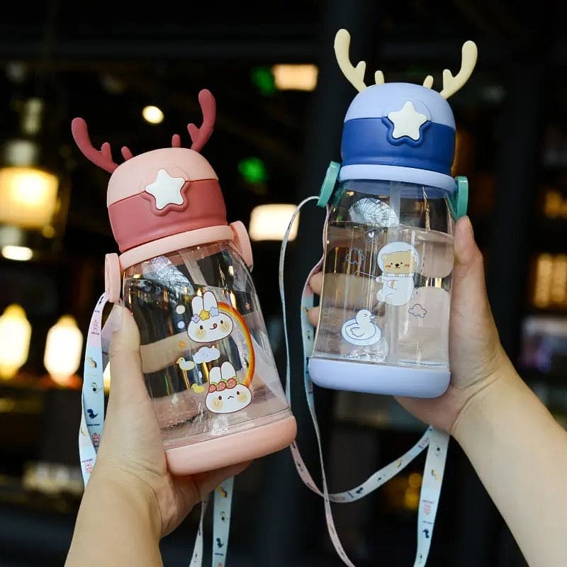 Antler Sipper Water Bottle, Children Portable School Drinking Bottle, 600ml Cartoon Printed Water Bottle, Lovely Cute Water Bottle With Straw, Transparent Dust Proof Clear Straw Bottle, Portable Drink Bottle For Outdoor, Kids Water Sippy Cup