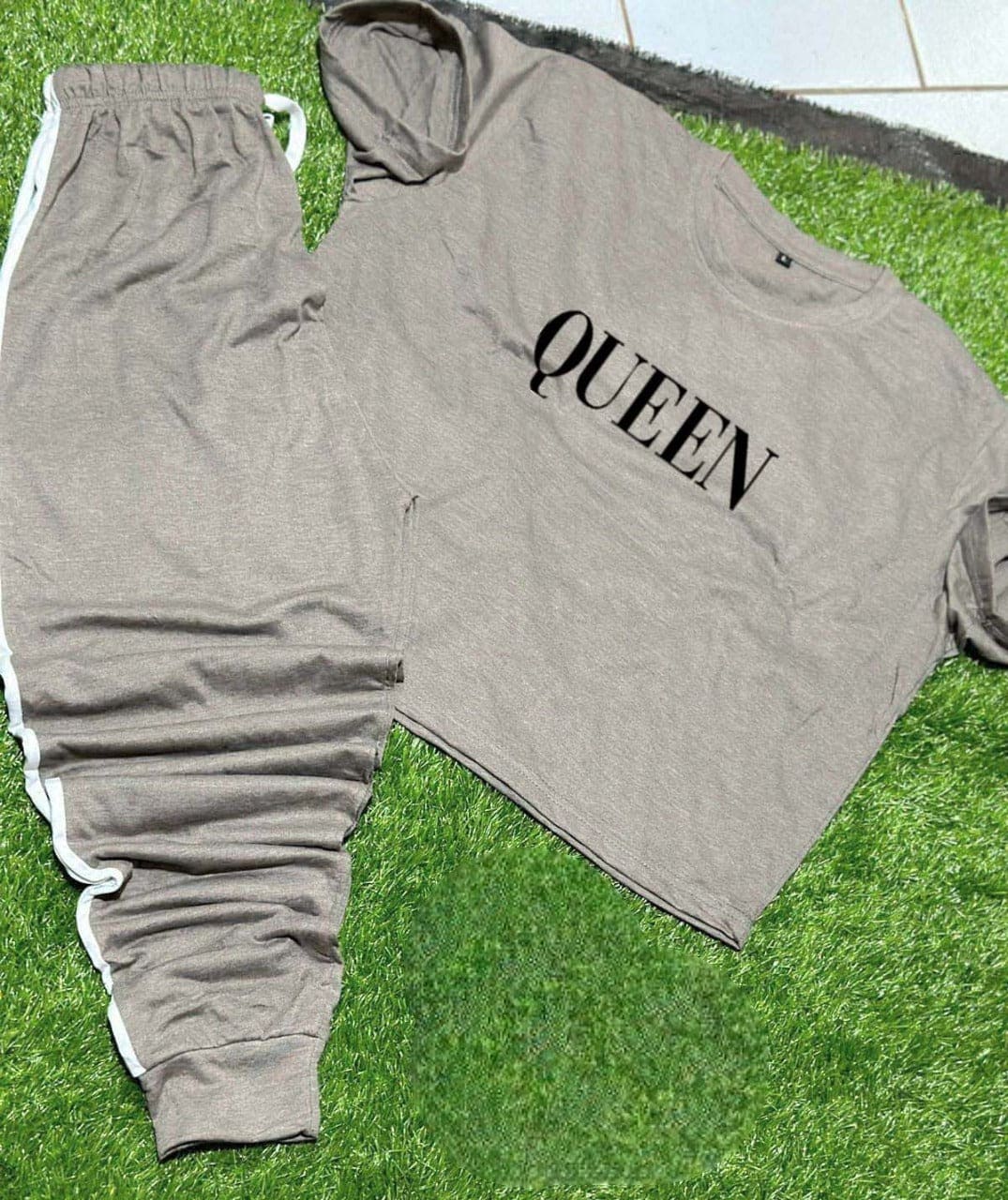 Queen Crop Top Printed Track Suit, Women's Soft Sports, Comfortable Pant Sportive Track Suit