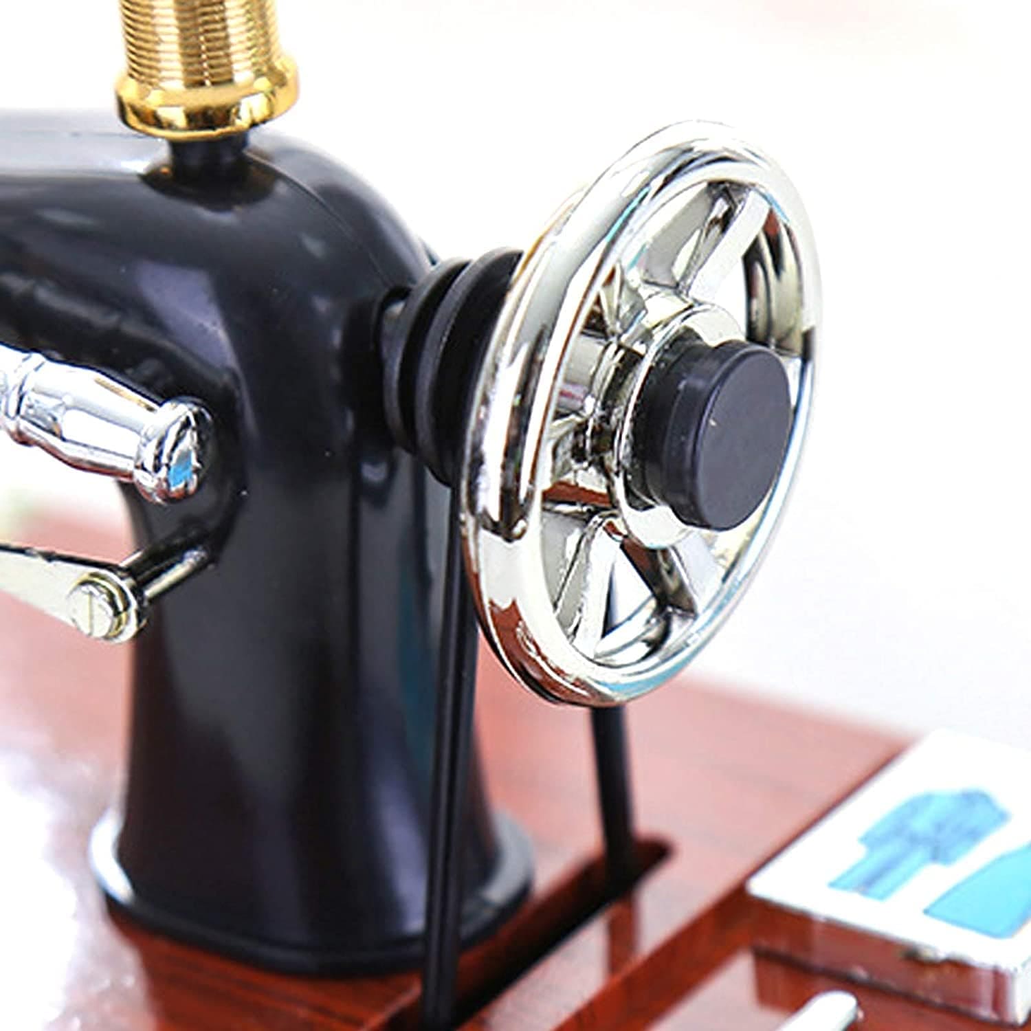 Sewing Machine Music Box, Vintage Mini Music Box, Musical Singer Case Home Classic Pedal Sewing Machine, Table Decor Musical Toy, Musical Box With Retro Craft, Stylish Music Box, Kids Retro Music Boxk