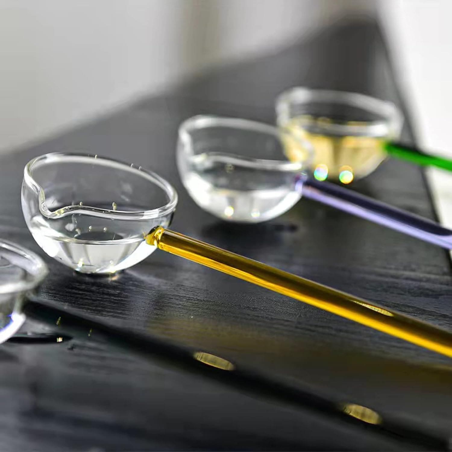 Colored Deep Soup Spoon, Long Handle Borosilicate Glass Spoon, Heat Resistant Mouth Seasoning Coffee Spoon, Transparent Stirring Cocktail Teaspoon, Kitchen Dishwasher Safe Soup Ladle Spoon for Kitchen Hot Pot Buffet