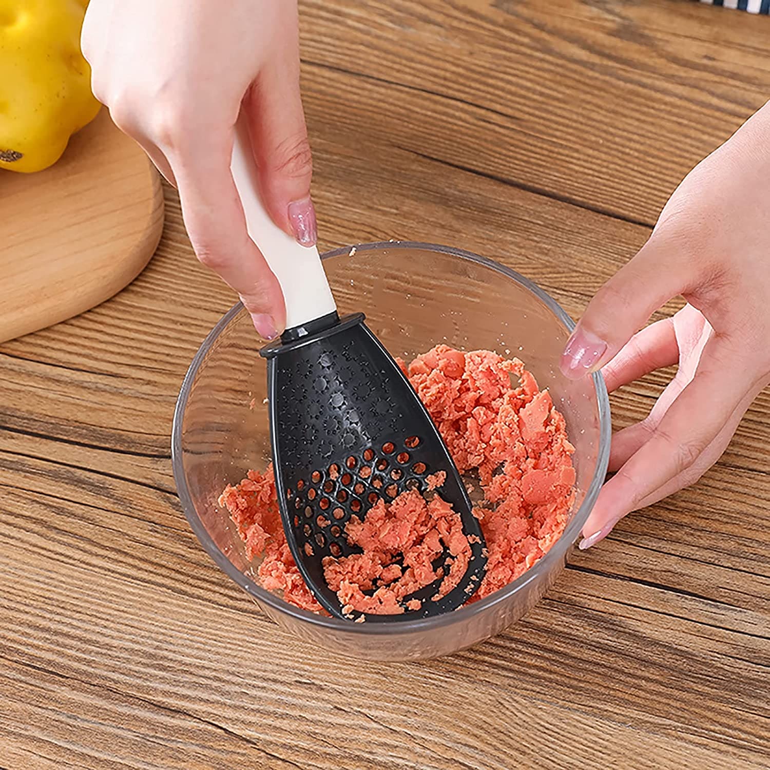 Garlic Crusher Spoon, Multifunctional Spoon, Colander Spoon, Egg Separating Spoon, Multi-Purpose Grinding Mashed Colander Spoon