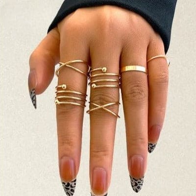Set Of 5 Metal Gold Plated Rings for Women, Geometric Hollow Wave Rings, Girls Trendy Jewellery, Stackable Finger Rings, Midi Rings For Women