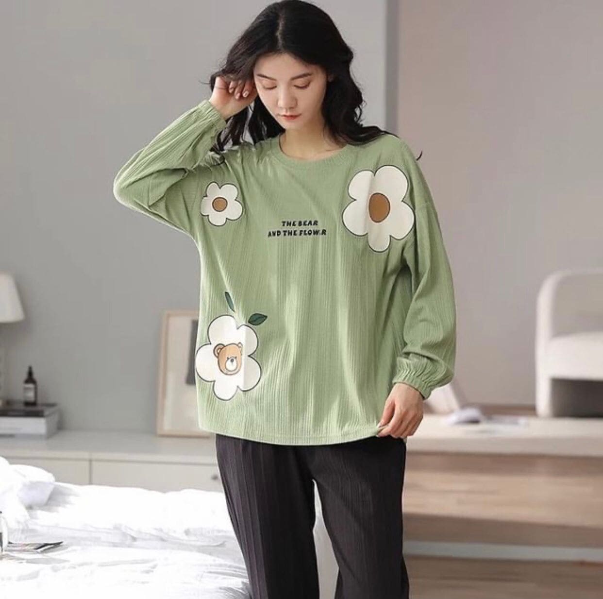 The Beet And The Flower Half Sleeves Women's Night Wear
