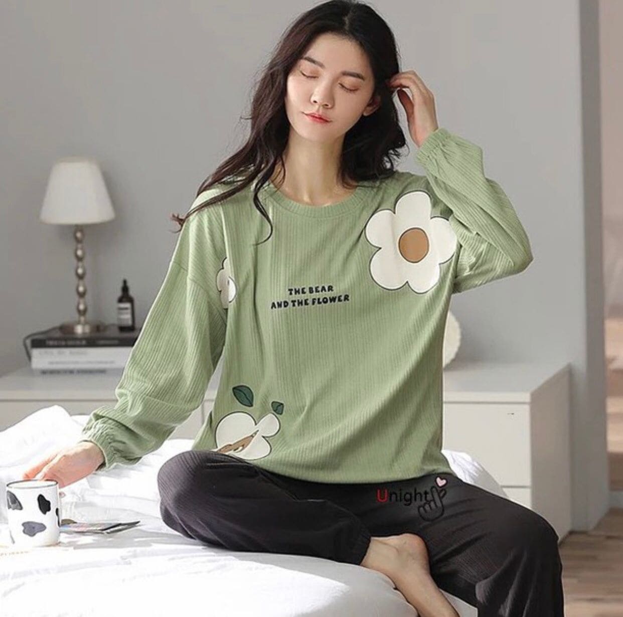 The Beet And The Flower Half Sleeves Women's Night Wear