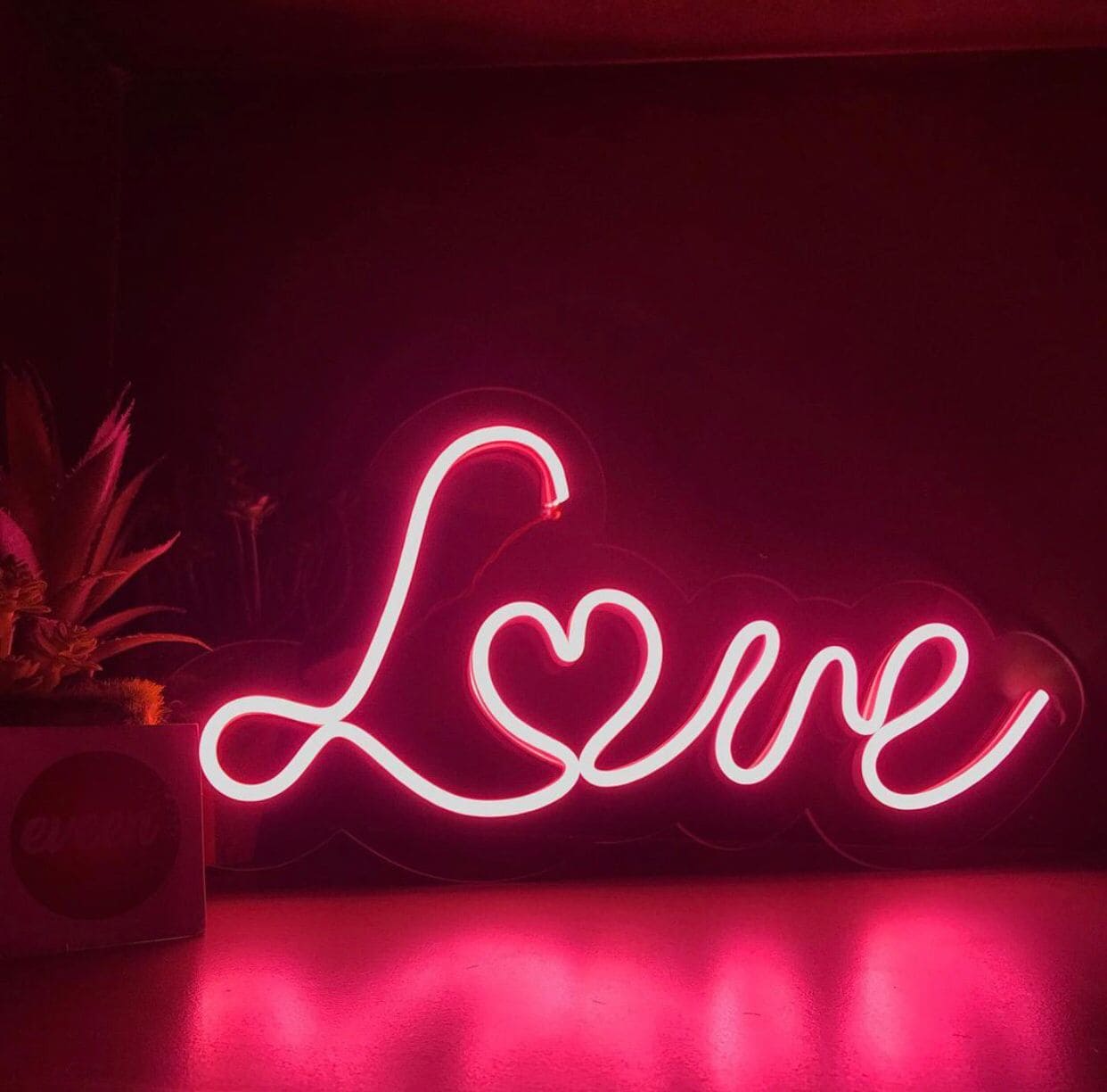 Valentine'S Day Special Led Neon Love Shape Lamp, Neon Love Light With –  Yahan Sab Behtar Hai!