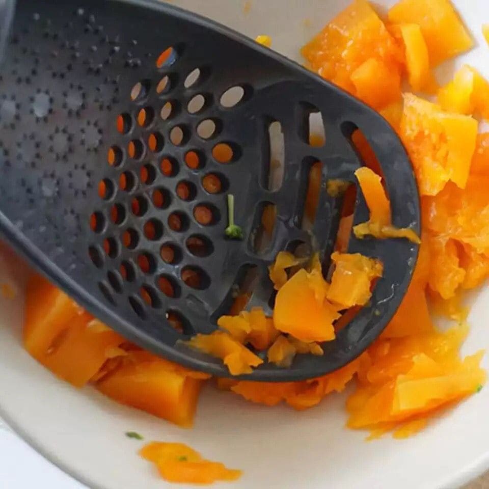 Garlic Crusher Spoon, Multifunctional Spoon, Colander Spoon, Egg Separating Spoon, Multi-Purpose Grinding Mashed Colander Spoon