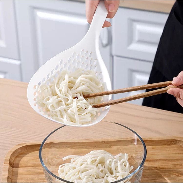 Large Kitchen Spoon Colander, Noodles Dumpling Spoon Skimmer Strainer, Long Handle Anti-Scale Spoon
