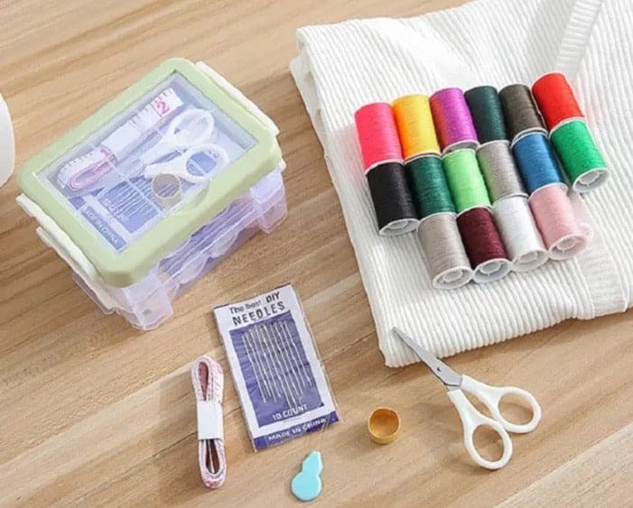 Portable Household Sewing Kit Box, Fabric Craft Needles Thread Scissor Set, Plastic Transparent Sewing Thread Storage, Multifunction PP Box Sewing Kit, Home & Travelling Sewing Accessories