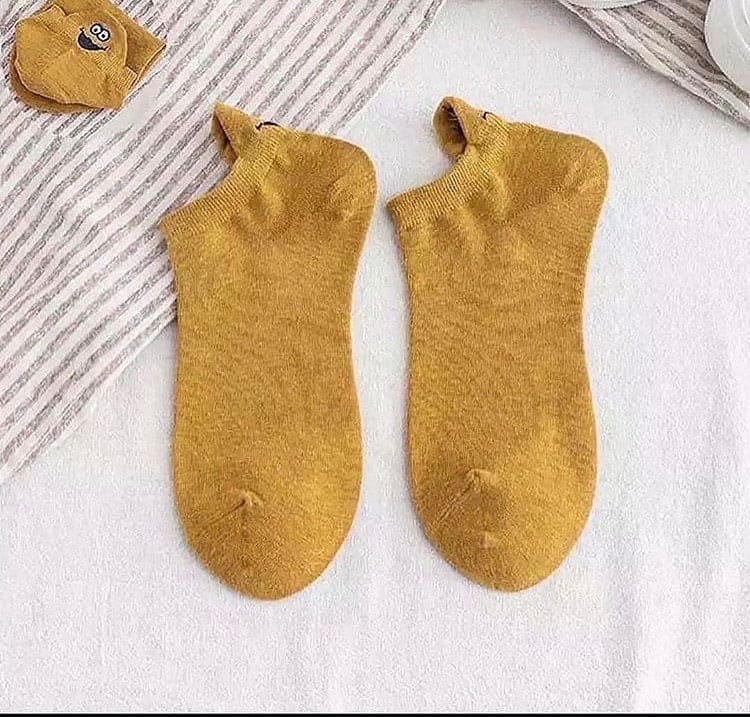 Pack of 4 Embroidered Smileys Women Ankle Socks