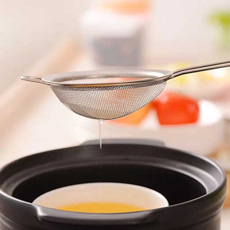 Stainless Steel Wire Fine Mesh Oil Strainer, Strainer Skimmer Mesh Sieve Colander, Kitchen Soy Milk Filter, Strainer Scoop Kitchen Mesh Colander, Juice and Tea Strainer,  Pastry Tool Kitchen Accessories