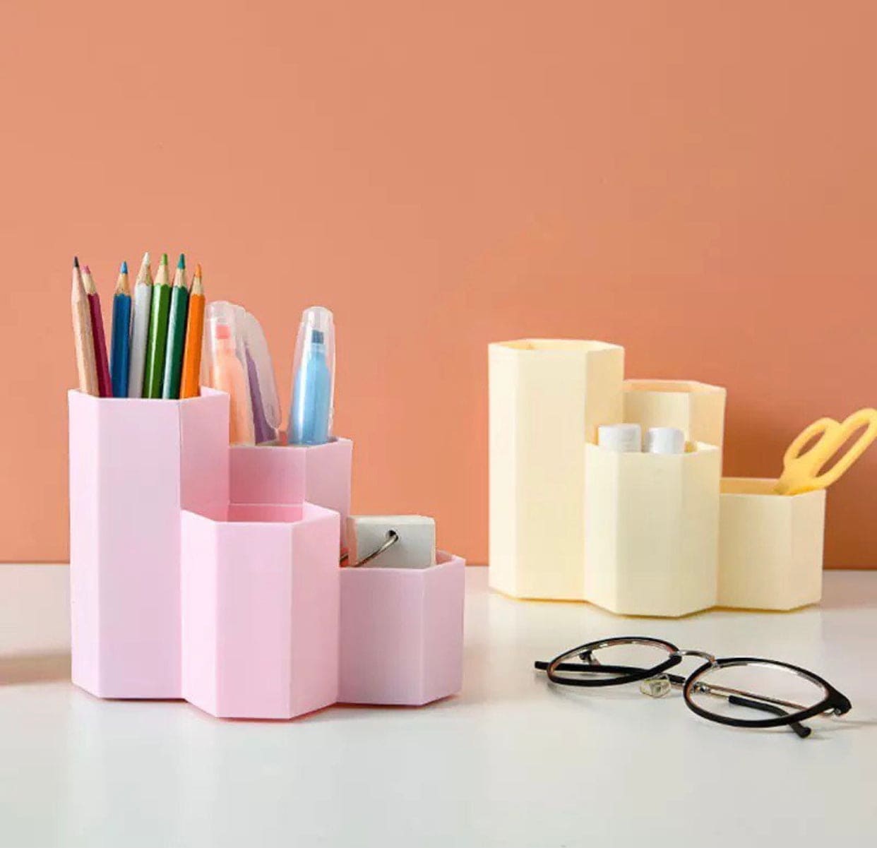 4 Compartment Hexagonal Desktop Pen And Stationery Holder, Cosmetic Make-up Brush Storage Box, Multifunctional Desk Organizer Pencil Holder, Desk Dresser Vanity Bathroom Countertop