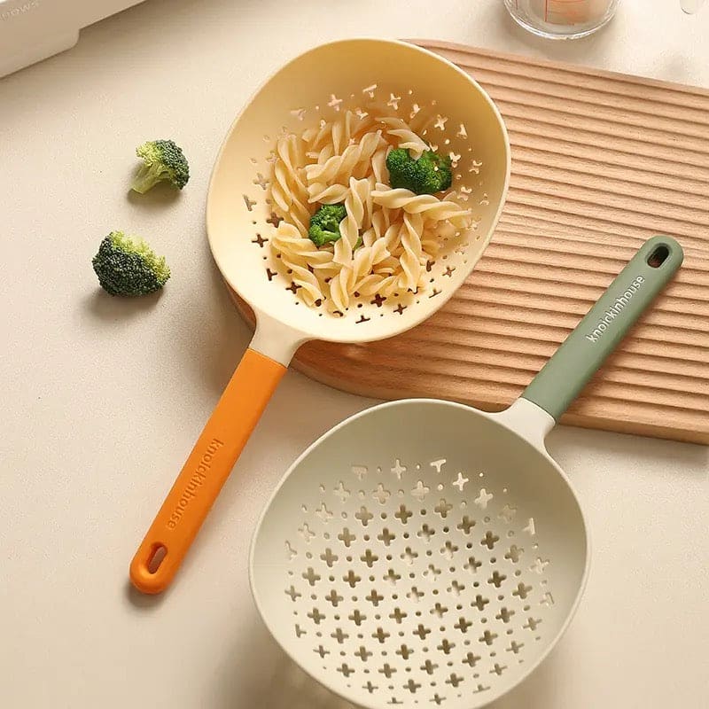 Hollow Soup Spoon, Large Leaky Spoon Filter, Silicone Portable Straining Noodle Spoon, Household Dumpling Filtering Drain Scoop, Heat Resistant Boiled Noodles Leaky Net Cooking Utensils Tool, Simple Scoop Baking Filtering Handle Spoon