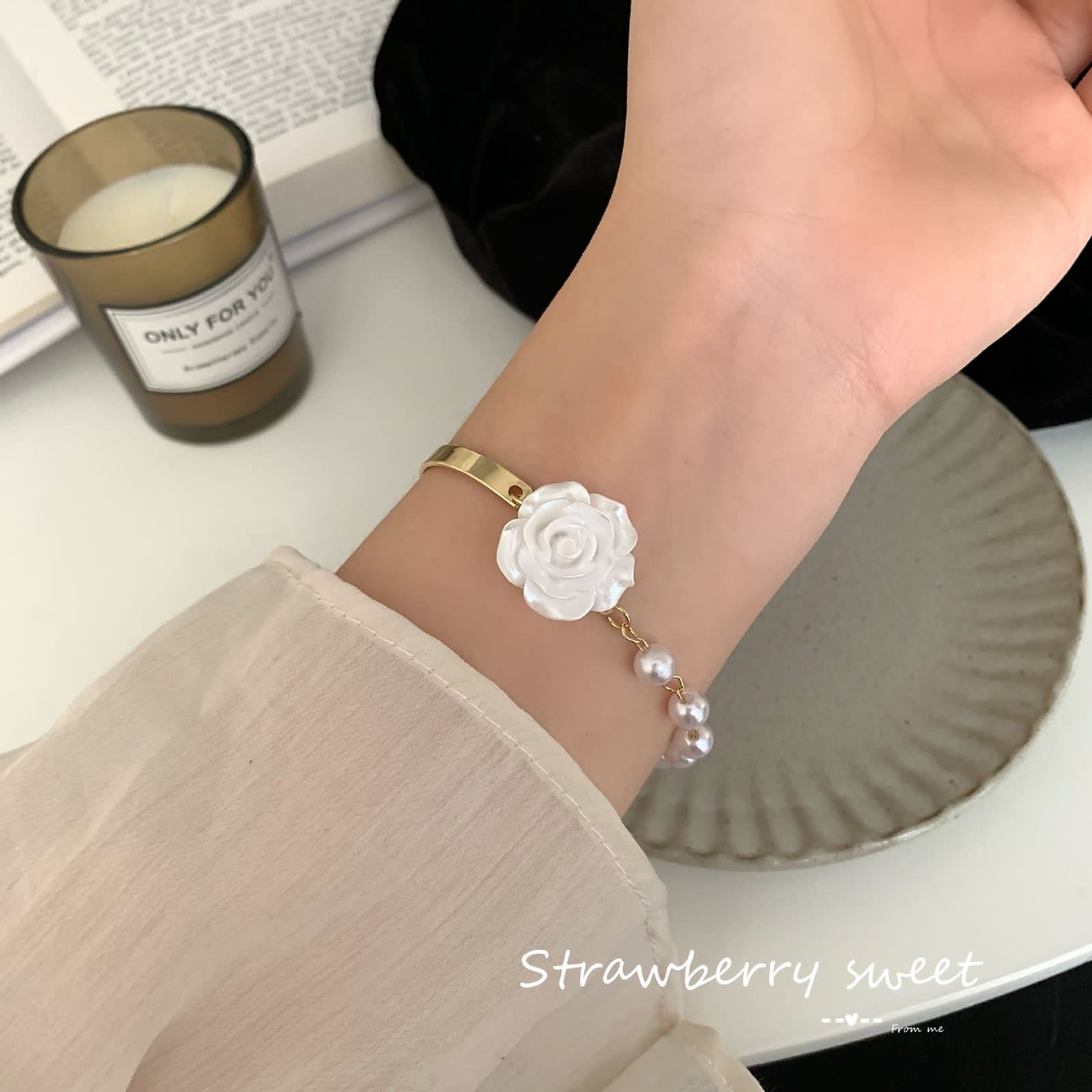 New Sweet Hollow Rose Bracelet, Baroque Pearl Necklace With Rose Flower Pendant, Imitation Hetian Jade Beaded Charm Bracelet