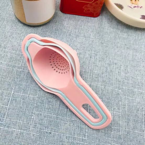 Set of 3 Egg Separator Funnel & Strainer Set, Multifunctional Egg Separator, Funnel & Strainer Set,  Household Liquid Dispensing Mini Funnel Kitchen Tools, Handy Mini Colander Sieve, Egg White Strainer Divider Filter, Kitchen Baking Strainer