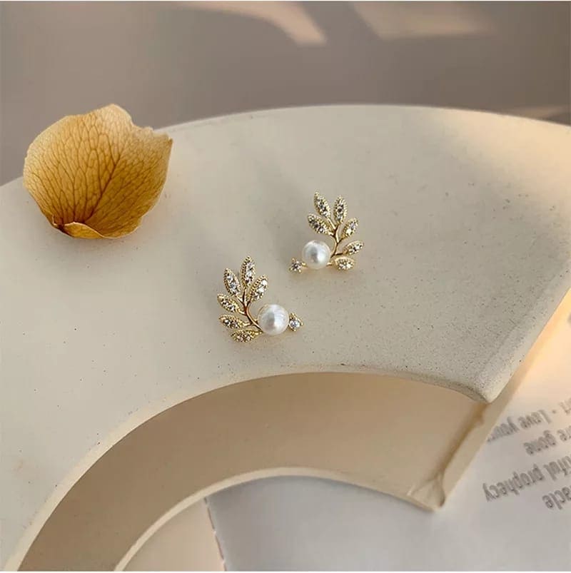 Leaf Pearl Stud Earrings, Cluster Earrings For Women, New Fasion Stud Earings