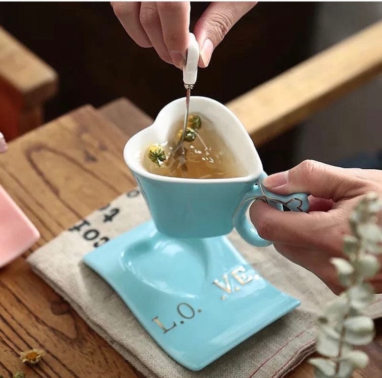 180ML Ceramic Creative Heart-shaped Couple Mug, Cute Ceramic Coffee Set With Handle And Spoon, Camping Ceramic Coffee Mug